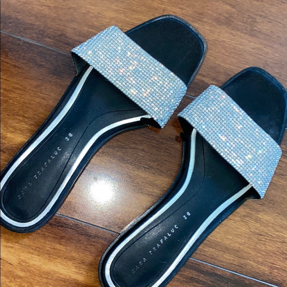 Zara slides